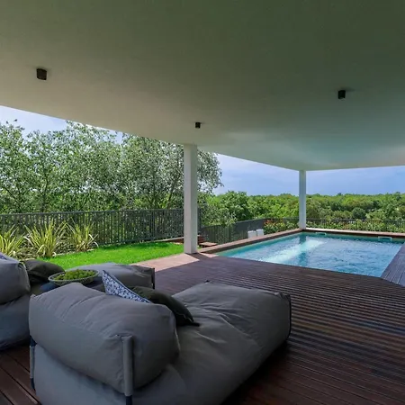 House With Pool Casa Lavanda *